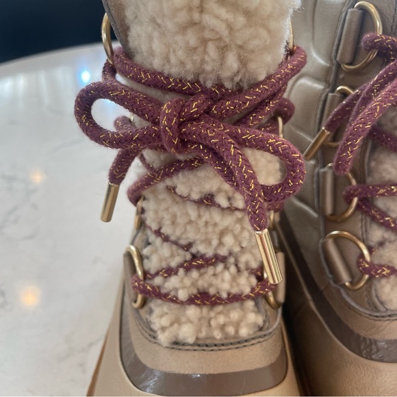 Sorel Joan of Arctic Next Lite Lux Shearling Boot in Gold Fungi Size 7 ✨ - Picture 5 of 11